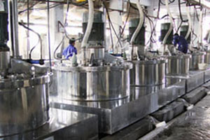 平板式刮刀下卸料全自動離心機(jī)哪家好？